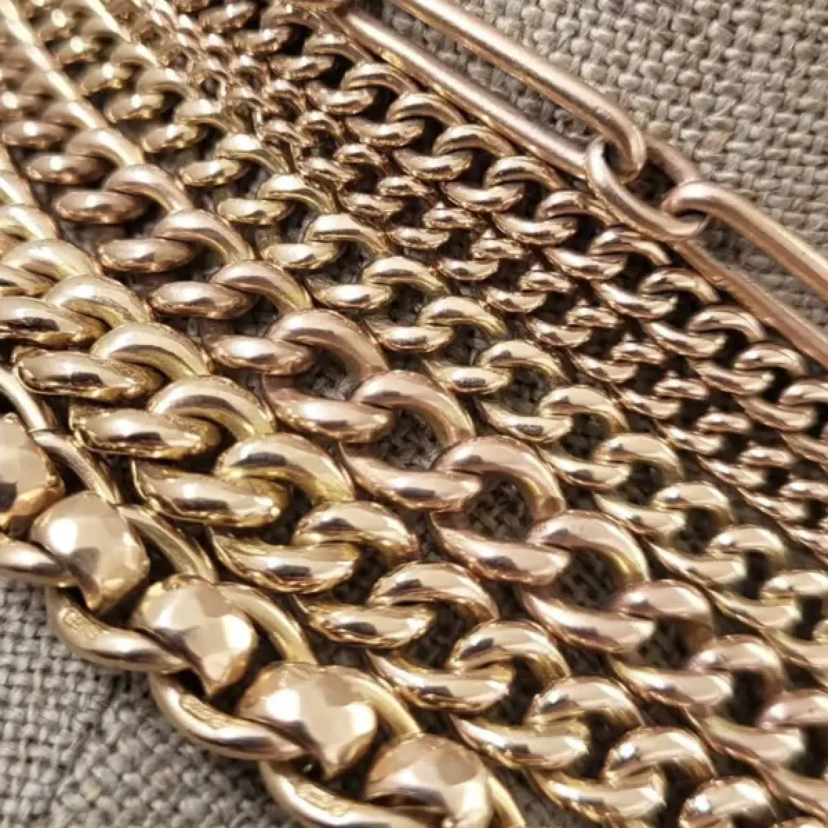 Albert Chains